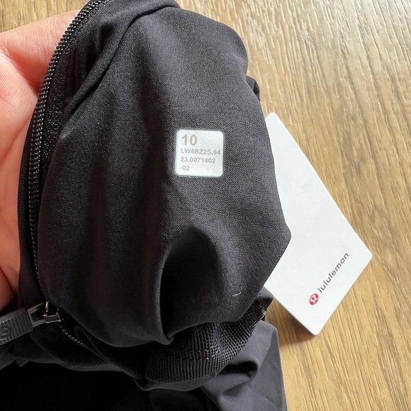 NWT LULULEMON Adapted State High-Rise Jogger Crop Black Women’s Size 10 Joggers - Picture 4 of 10